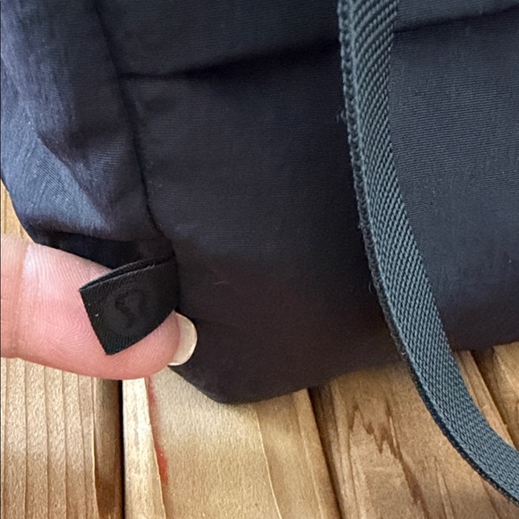 Lululemon Everywhere Belt Bag Black Crossbody Waist Pack 1L - Picture 3 of 12